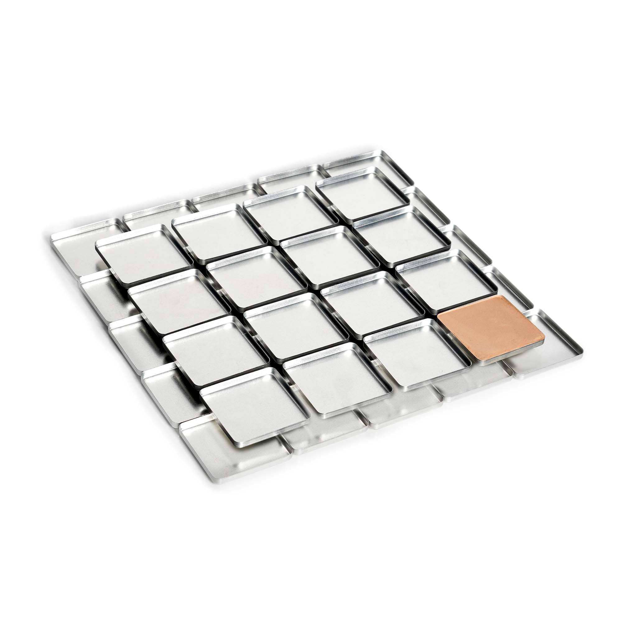 Forty 40 square-shaped refill empty magnetic makeup pans, each measuring 41x41mm, for the FIXY Broken Makeup Repressing System, showcasing one pan with product to illustrate usage, ideal for repairing and customizing makeup